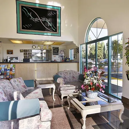 Days Inn By Wyndham Riverside Tyler Mall-2