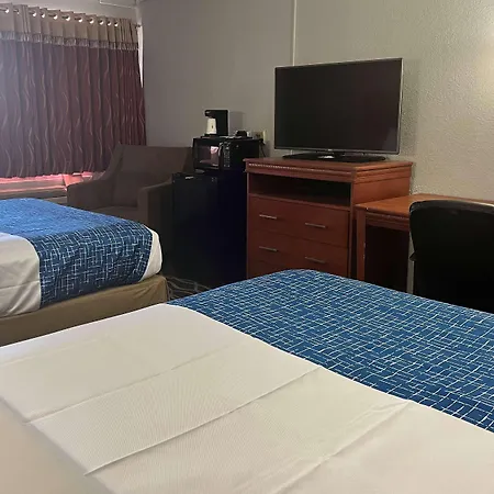 Travelodge By Wyndham Terre Haute-2