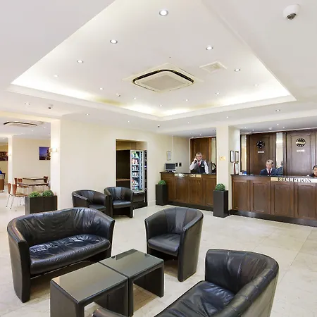 Bright Modern Flat Close To Queensway-3