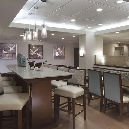 Hampton Inn Evansville-3