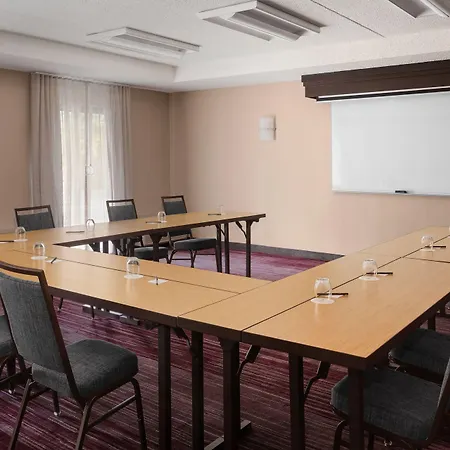 Courtyard By Marriott Mahwah-3
