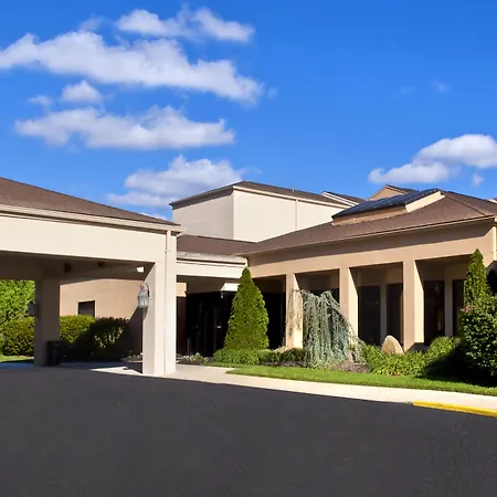 Courtyard By Marriott Lincroft Red Bank-3