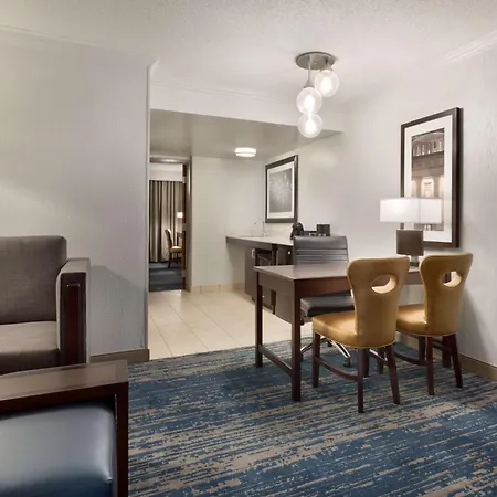 Embassy Suites By Hilton Columbus-2
