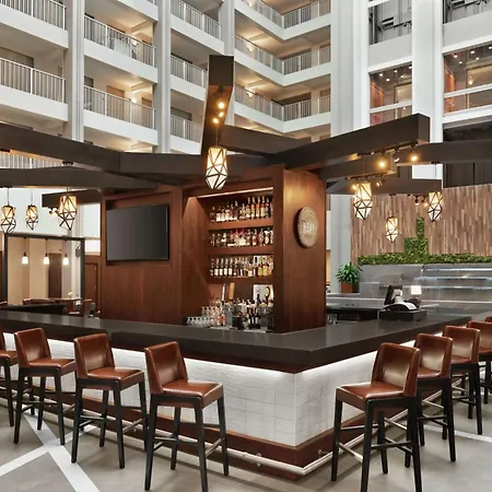 Embassy Suites Cincinnati - Rivercenter-3