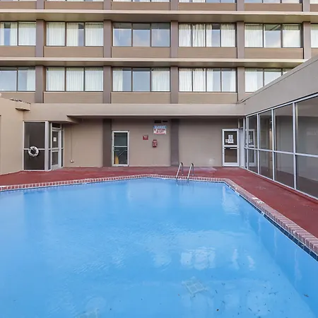 Quality Inn & Suites Cincinnati Downtown Area-3