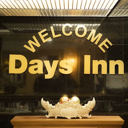 Days Inn By Wyndham Concord-3