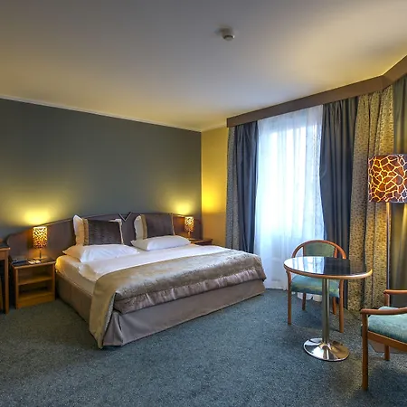 Plaza Boutique Hotel - Czech Leading Hotels-3