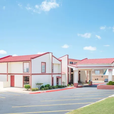 Super 8 By Wyndham Kerrville Tx-2