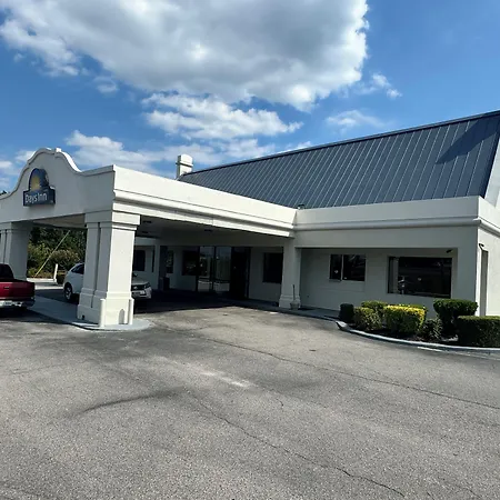 Days Inn By Wyndham Emporia-2