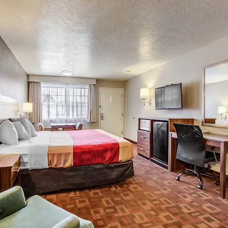 Econo Lodge St George North - Near Pioneer Park-3