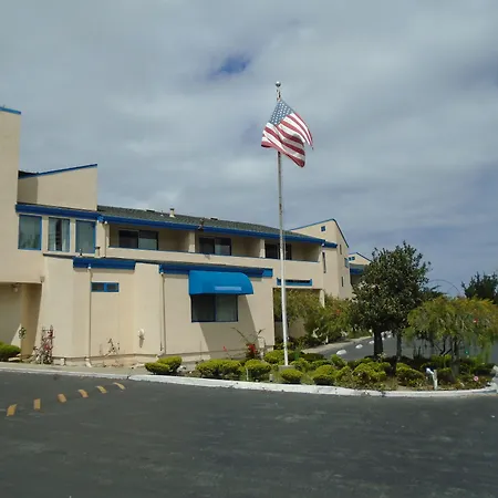 Bay Breeze Inn-3