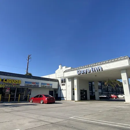 Days Inn By Wyndham Ontario Airport-3