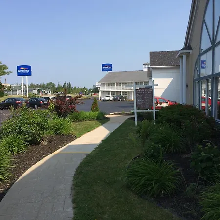 Baymont By Wyndham St. Ignace Lakefront-2
