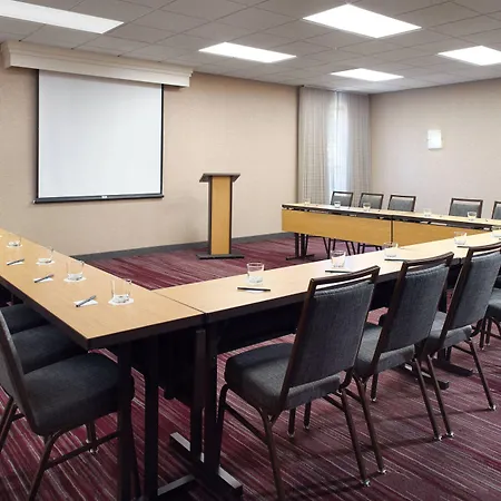 Courtyard By Marriott Fayetteville-3