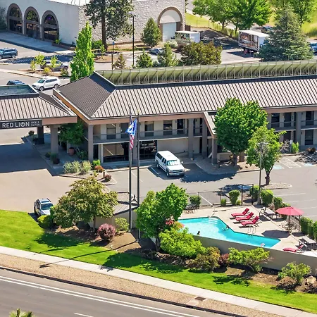 Red Lion Inn & Suites Deschutes River - Bend-2