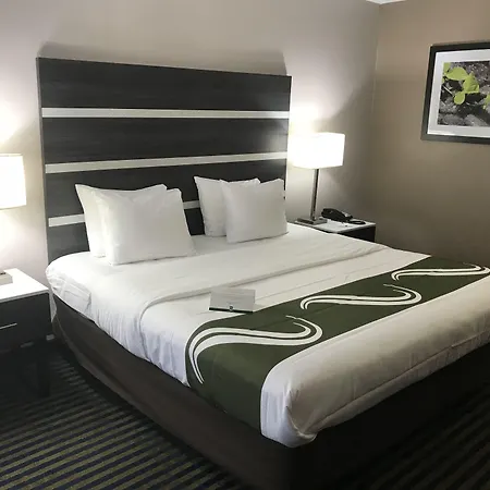 Quality Inn Savannah I-95-2