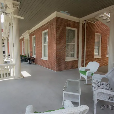 The Guest House Historic Mansion-2