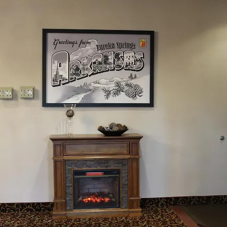 Super 8 By Wyndham Eureka Springs-3