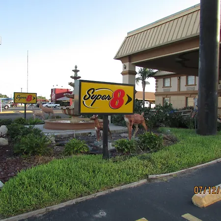 Super 8 By Wyndham Kingsville-2