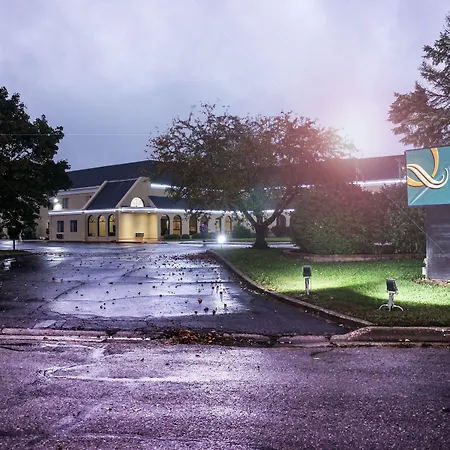 Quality Inn & Suites Coldwater Near I-69-3
