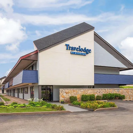 Travelodge By Wyndham Peoria-3