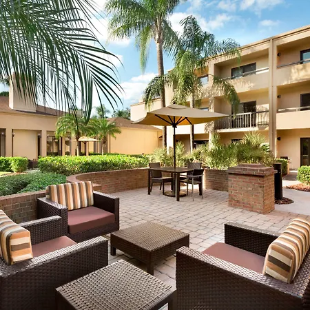 Courtyard By Marriott Fort Myers Cape Coral-3