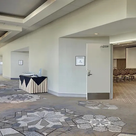 Sheraton Vancouver Guildford Hotel-2