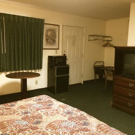 Rapids Inn & Suites-3