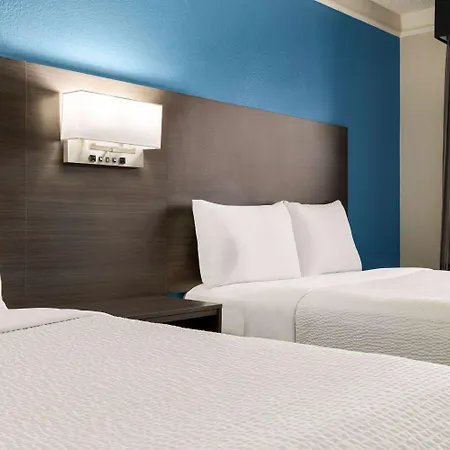 La Quinta Inn By Wyndham San Antonio I-35 N At Toepperwein-3