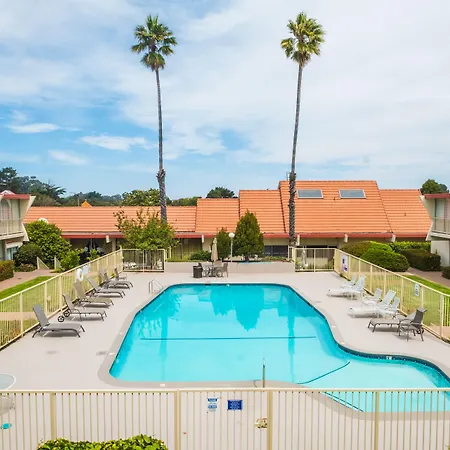Travelodge By Wyndham Monterey Bay-2