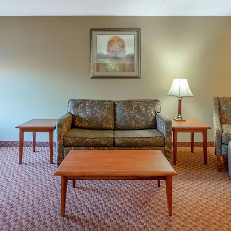 Hampton Inn East Peoria-3
