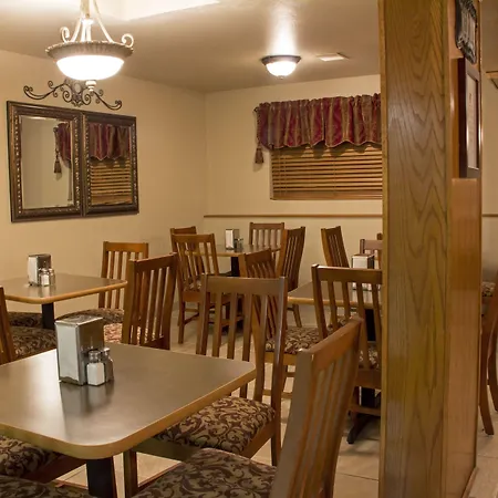 All American Inn & Suites Branson-2