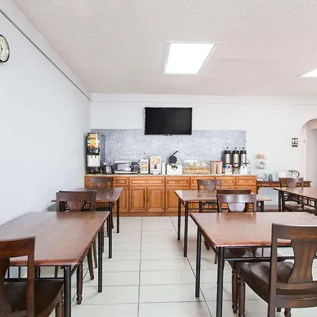 Knights Inn - Plant City-3
