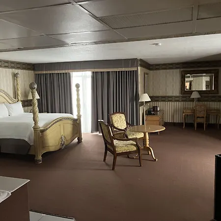 Travelodge By Wyndham Niagara Falls Fallsview-3