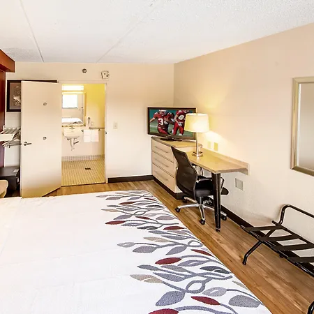 Red Roof Inn Akron-3