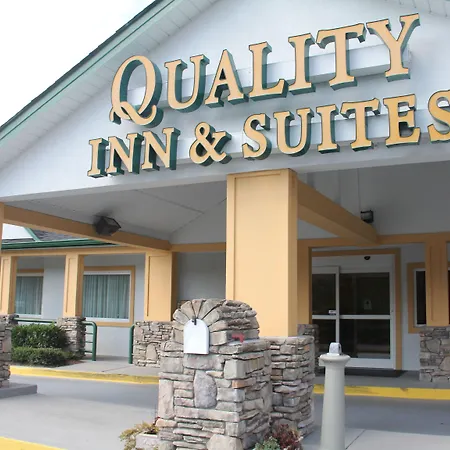 Quality Inn & Suites Biltmore East-2