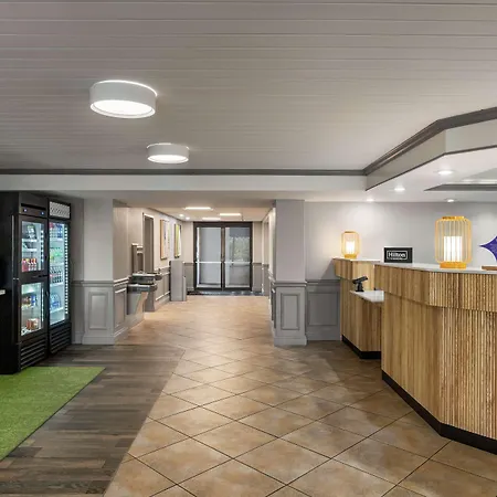 Spark By Hilton Sarasota Siesta Key Gateway-2