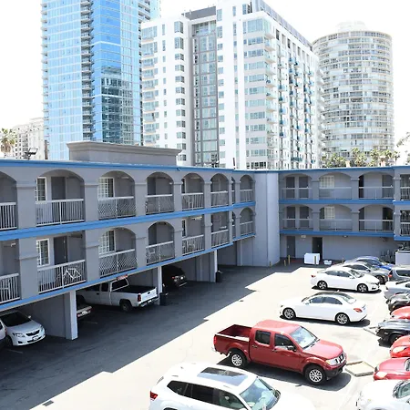 Travelodge By Wyndham Long Beach Convention Center-3