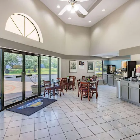 Days Inn By Wyndham Spartanburg Waccamaw-2