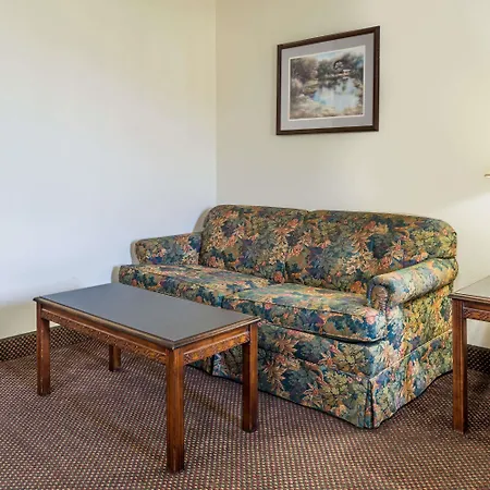 Days Inn By Wyndham Pontoon Beach-2