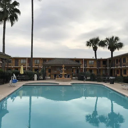 Americas Best Value Inn Laredo-2