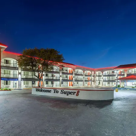 Super 8 By Wyndham Austin University/Downtown Area-2