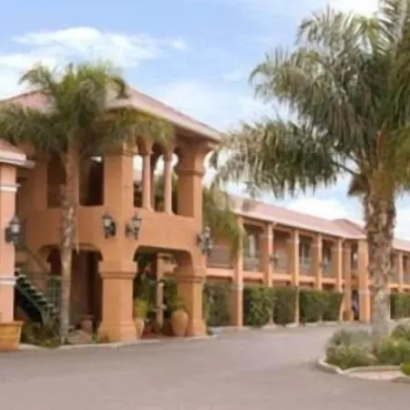 Merced Inn & Suites-3