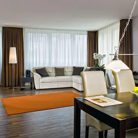 Wyndham Hannover Atrium-2