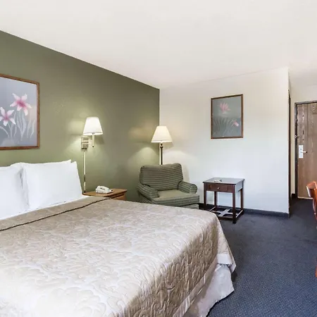 Super 8 By Wyndham Hampton-3