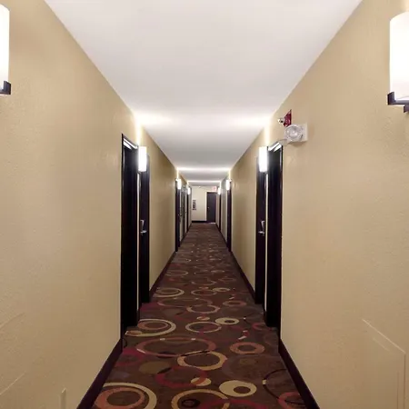Super 8 By Wyndham Joplin-2