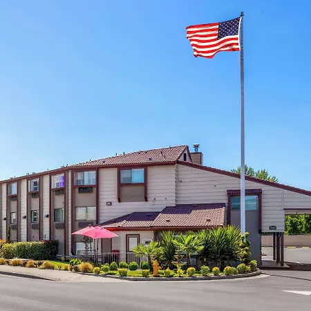 Ramada By Wyndham Medford Airport North-2