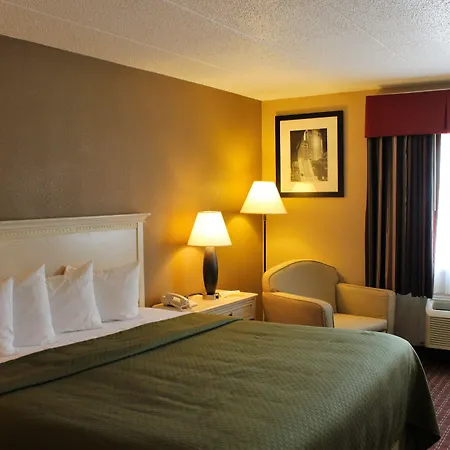 Quality Inn & Suites Lincoln South-2