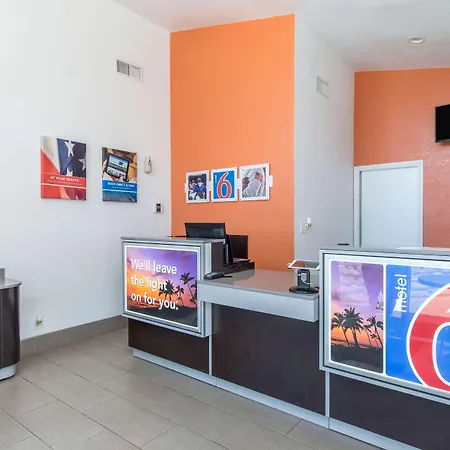 Motel 6 Bakersfield-3