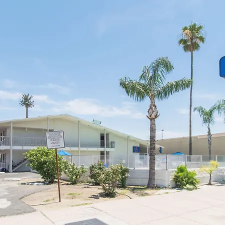 Motel 6 Bakersfield-2